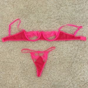 Pink lace set